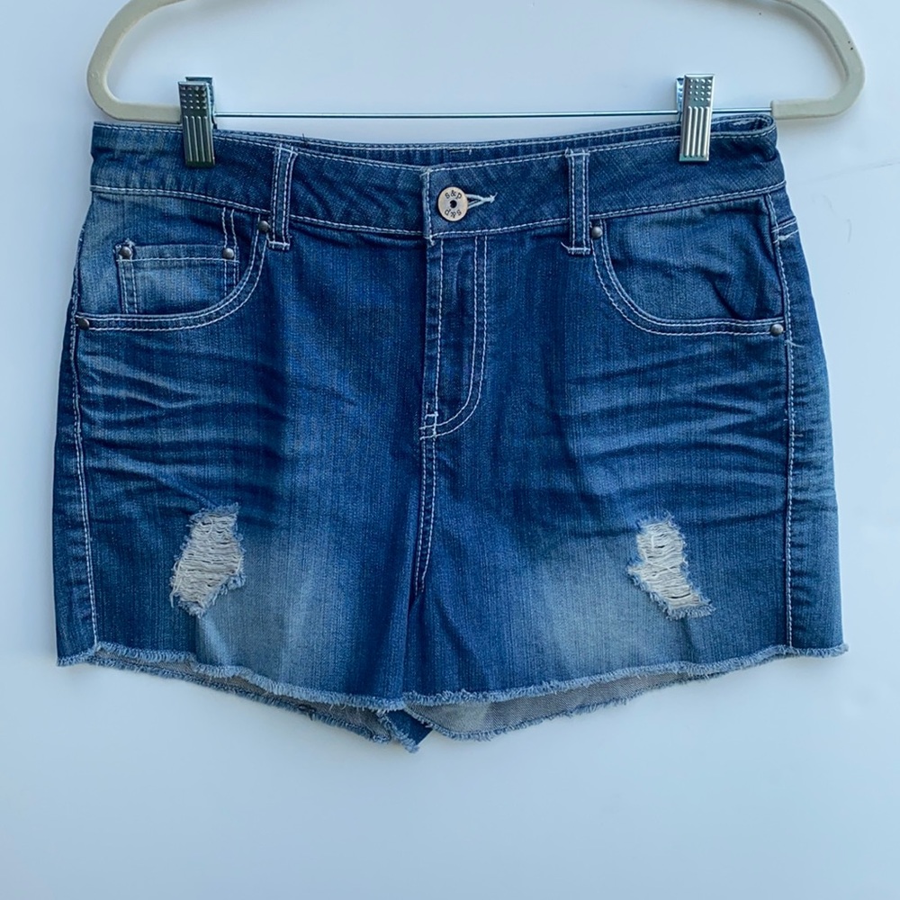 Standards & Practices med wash distressed shorts